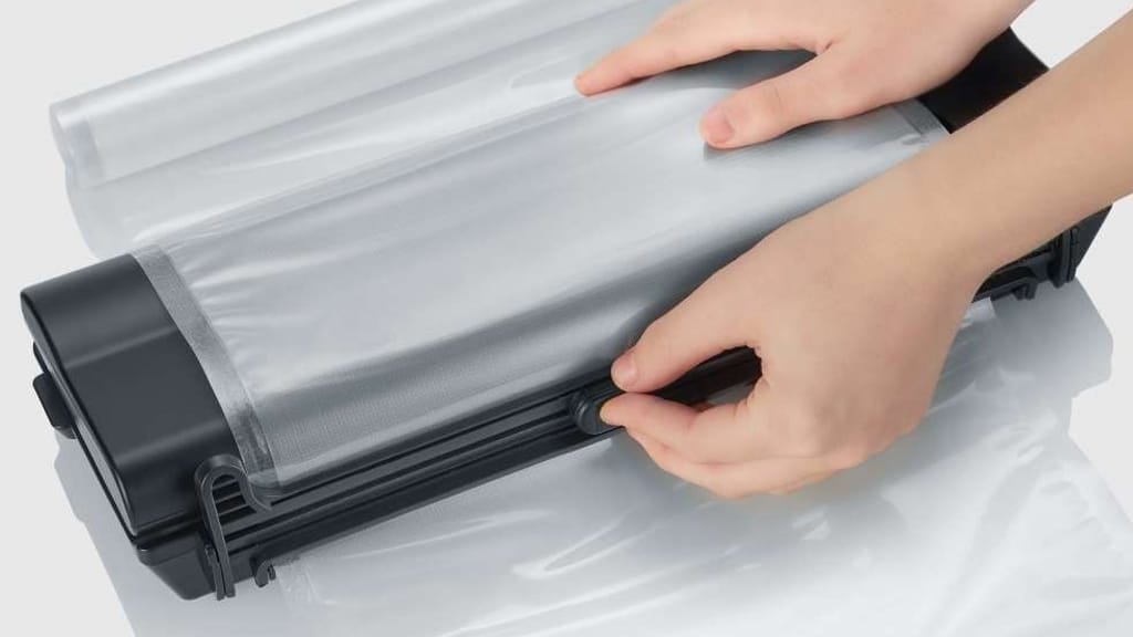 Integrated Cutter Vacuum Sealer Severin- 3610