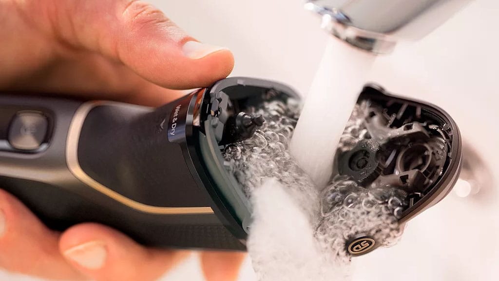 Philips Series 3000 Wet & Dry Face Shaver S3333 54 Easy Cleaning