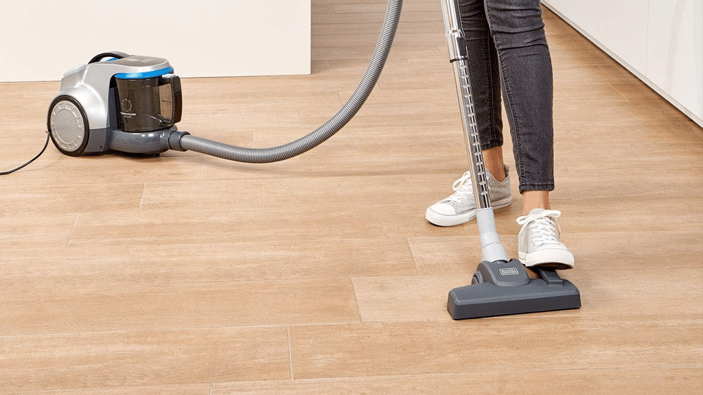 Black+Decker BXVML700E Bagless Vacuum Cleaner ES9480000B i