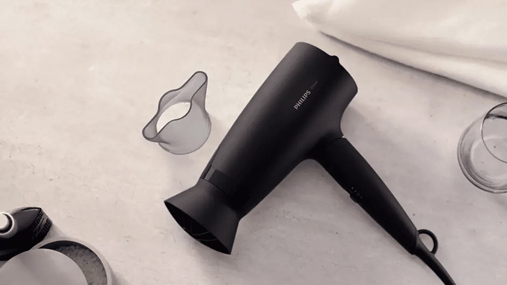 Philips Series 3000 Hair Dryer, Foldable BHD308-10 feature 2